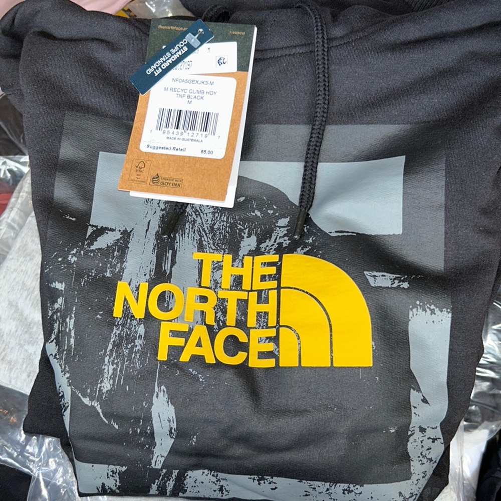 The North Face Men’s recycled climb graphic hoodie - Picture 4 of 5